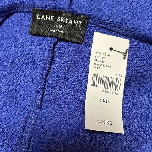 LANE BRYANT Women’s Top, NWT. Beautiful blue. - Picture 3 of 4